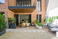 EXKLUSIVES TOWNHOUSE: INSIDE OUT - OUTSIDE IN