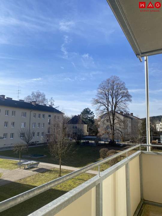 Wohnen, wo die Ruhe wohnt – 3-Zimmer-Idylle mit Balkon im Grünen nachgefragten aufstrebenden Vöcklabruck