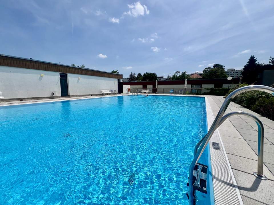 1210 Wien: Eckreihenhaus mit großem Garten und Swimmingpool in der Wohnanlage