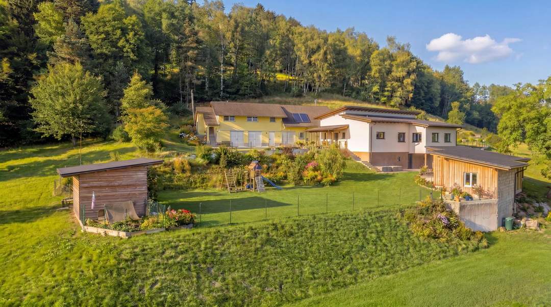 Exklusive Landwirtschaft in einzigartiger Ruhe- und Aussichtslage mit modernem Wohnkomfort