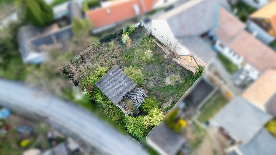 Grundstück mit Altbestand in Altlichtenwarth!