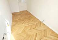 Ein frisch saniertes Schmankerl! Traumhafter Blick auf das Schloss Schönbrunn! Happy to be here! Lichtdurchflutet + Super hohe Räume im Dachgeschoss + Terrasse mit Fernblick + Beste Infrastruktur und Anbindung!