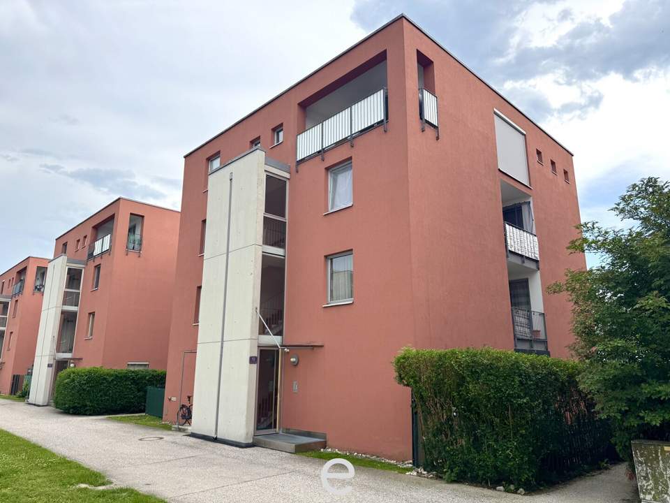 Anleger aufgepasst! Vermietete 2 Zimmer Wohnung mit Loggia und Tiefgaragenplatz in Wels - Nähe Traunauen!