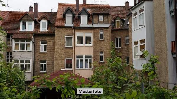 4-Zimmer-Wohnung mit Balkon und Gartenanteil