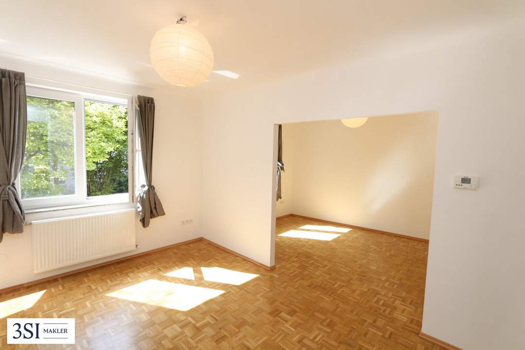 Sanierter Erstbezug mit Blick in den begrünten Innenhof in absoluter Ruhelage
