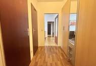 Perfekt für Paare und Familien: Drei-Raumwohnung mit Loggia und Carport