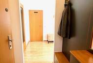 TRAUMHAFT SONNIGE 2-ZIMMER-DACHGESCHOSS-WOHNUNG IM GRÜNEN