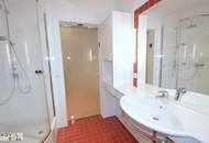 U3 ROCHUSMARKT - UNBEFRISTET - TRAUMHAFTE ALTBAUWOHNUNG IN RUHELAGE