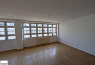 Palais Siebenbrunn: Loftartiges Bauhaus-Juwel 48,6 m² · 3. Liftstock