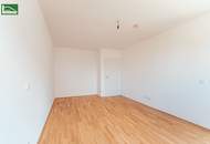 Hochwertige Erstbezugs-Wohnung mit großem Hof-Balkon und Küche nahe Schönbrunn!