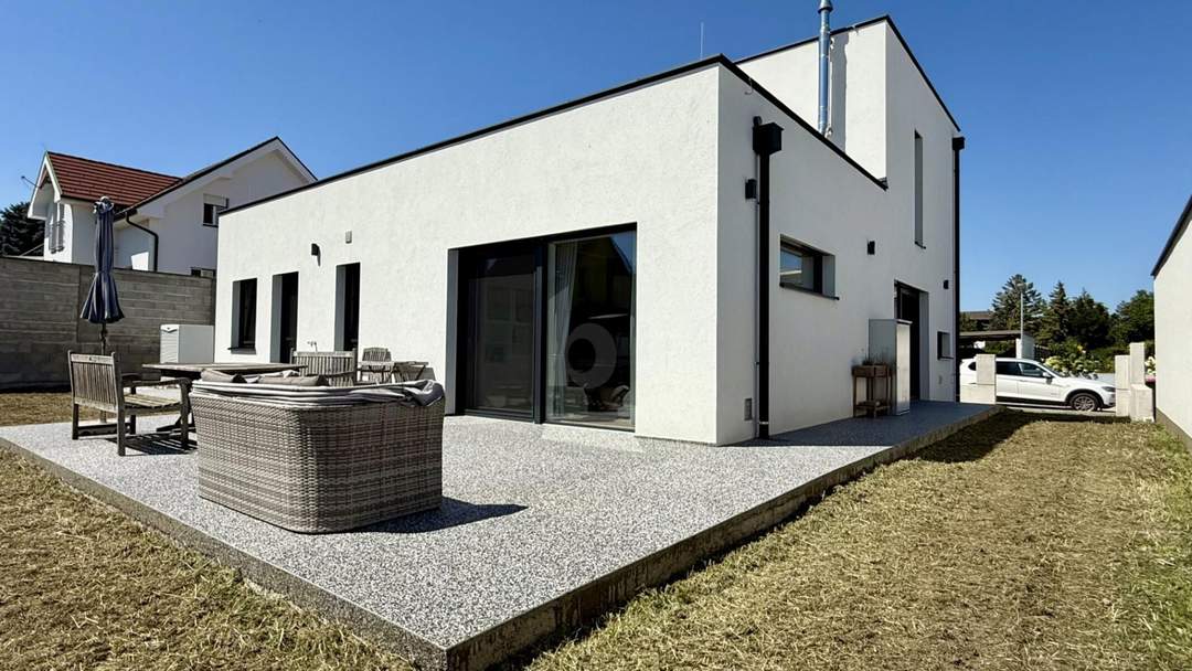 MODERN & SEHR HOCHWERTIG MIT DOPPELGARAGE U. 30 QM NEBENGEBÄUDE