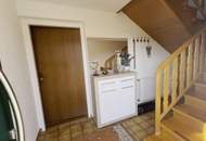 Sehr gepflegtes Einfamilienhaus in Ruhelage - voll unterkellerter Bungalow, Doppelgarage GENERALSANIERT