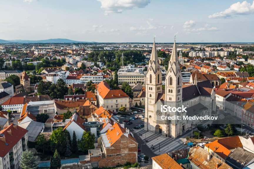 Top ! Ein Viertel Grün - Freifinanzierter Neubau in Wr. Neustadt ! Provisionsfrei !, Wohnung-kauf, 358.100,€, 2700 Wiener Neustadt(Stadt)