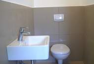 FÜR SINGLES ODER PAARE MIT FIXEM EINKOMMEN - GROSSZÜGIGE WOHNUNG MIT TERRASSE