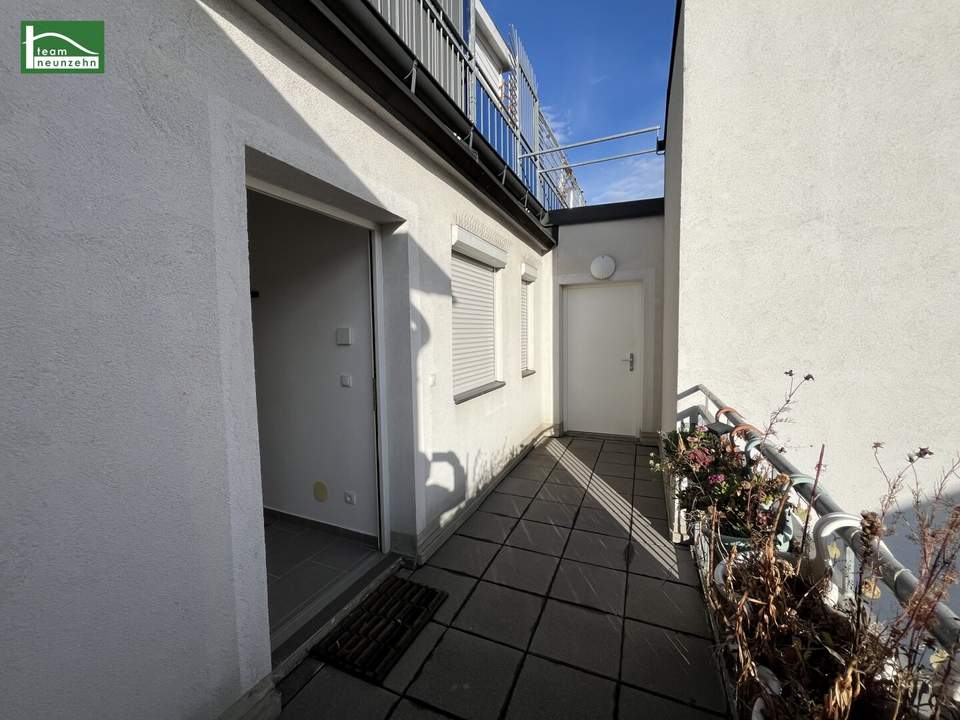SANIERT & MÖBLIERT! DACHGESCHOSSWOHNUNG INKL. KÜCHE! SOFORT BEZIEH- ODER VERMIETBAR! FÜR ANLEGER UND EIGENNUTZER!