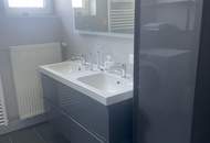 Top modernisiertes, Ein - Zweifamilienhaus, voll unterkellert, mit zwei separaten Eingängen