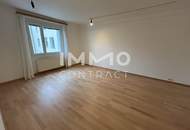 Gepflegte 2 Zimmer Wohnung mit Blick in den grünen Innenhof!