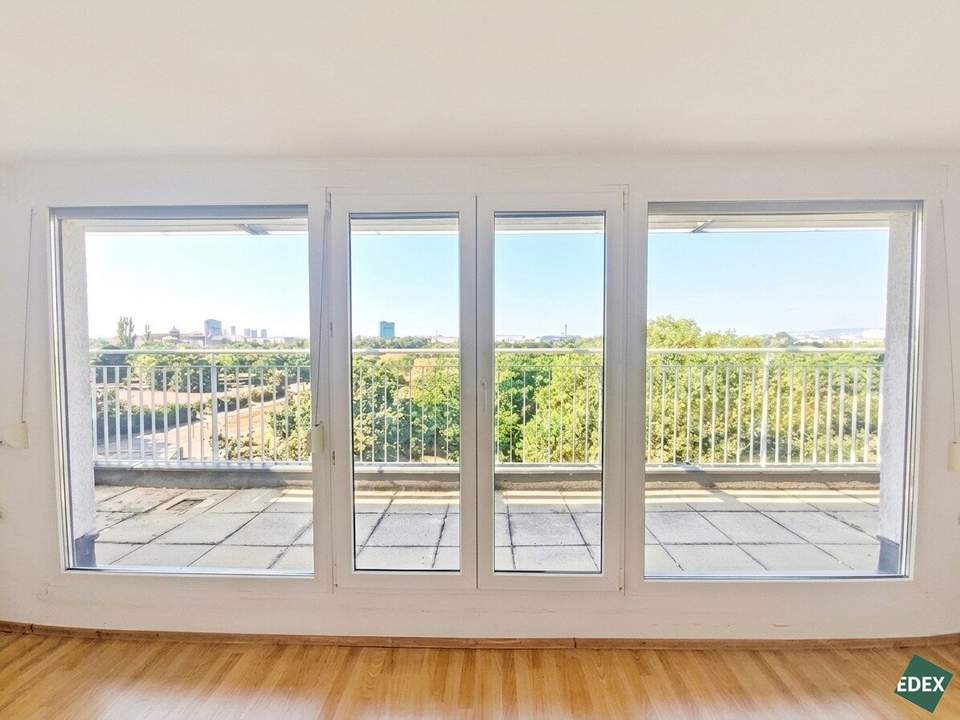 Erstbezug nach Sanierung: Schöne 4-Zimmer-Maisonette-Wohnung mit Balkon und Terrasse!