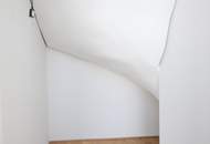 BEZAUBERNDE DG-MAISONETTE IM ERSTBEZUG: 2 ZIMMER, TERRASSE, TRAUMAUSSICHT - PROVISIONSFREI!