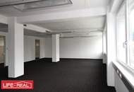 Büro im modernen Businesskomplex