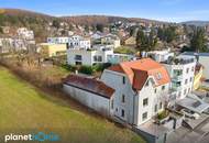 Charmantes Wohnhaus mit Potenzial: Drei Einheiten, Innenhof und großem Garten mit Pool