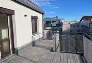 Ruhige 2,5 Zi-Dachwohnung mit 18m² Südterrasse & Tiefgarage - saniertes Haus PROVISIONSFREI
