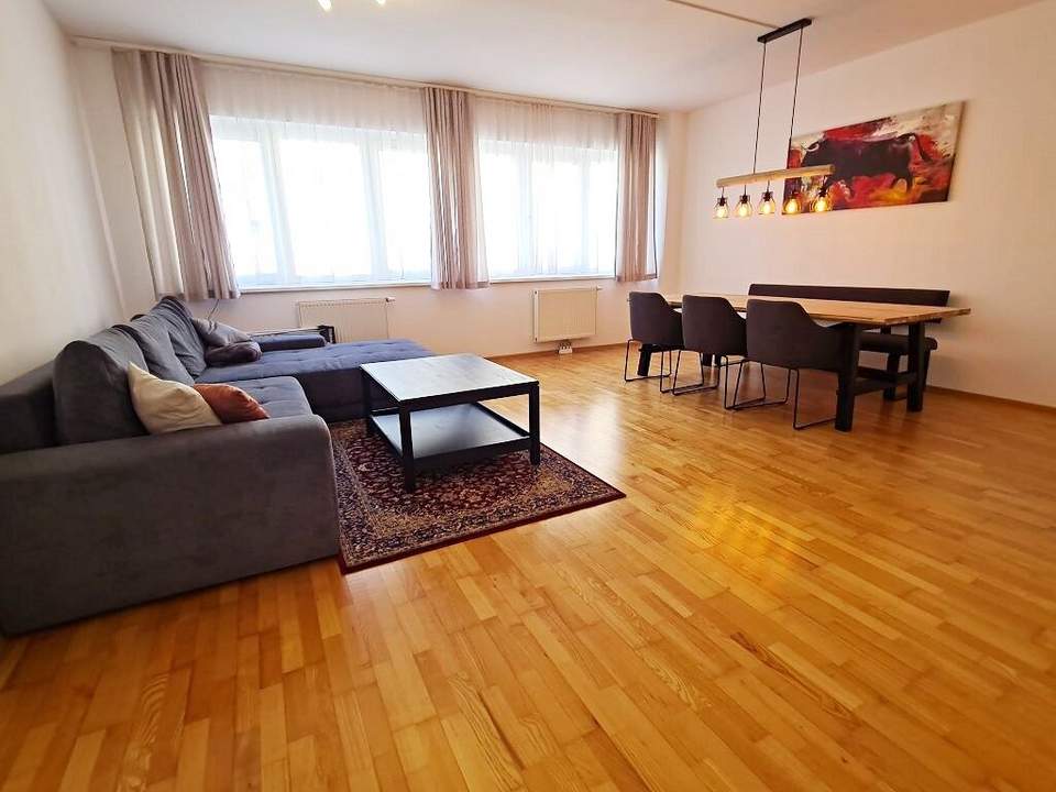 INNSTRASSE, UNBEFRISTET, 88 m2 Altbau, 3 Zimmer, Komplettküche, 2er-WG-geeignet, Wannenbad, Parketten, gefördert
