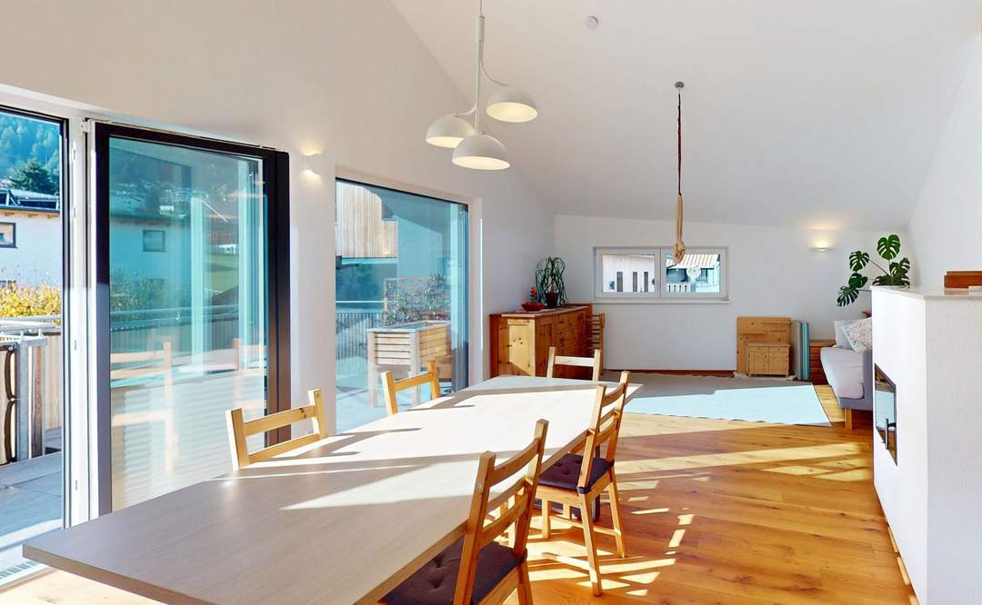 „Licht. Luft. Luxus. – Penthouse Axams“