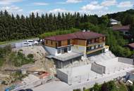Exklusives Wohnen über dem Traunsee - Erstbezug mit Panorama, Privatsphäre und Wellness
