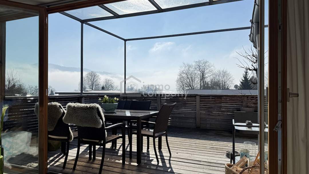 Wohnhaus mit Attersee-Seeblick und Seezugang in Litzlberg/Seewalchen, 2 Wohneinheiten.