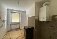GROSSZÜGIGE 3 ZIMMER-WOHNUNG zum SANIEREN!