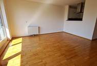 INNSTRASSE, FERNBLICK, unbefristete 97 m2 Dachgeschoß-Maisonette mit Loggia, 2 Zimmer, Komplettküche, Wannenbad, Parketten, gefördert