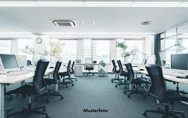 Arbeiten mit Stil – Büro auf zwei Ebenen mit Galerie und Terrasse