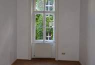 Sanierungsbedürftiger Stilaltbau mit Balkonoption!