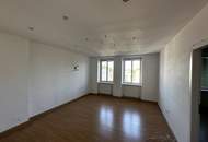 UNBEFRISTET und Nähe Bahnhof - nette 2-Zimmer-Wohnung, separate Küche mit kleinem Essplatz, Gartennutzung