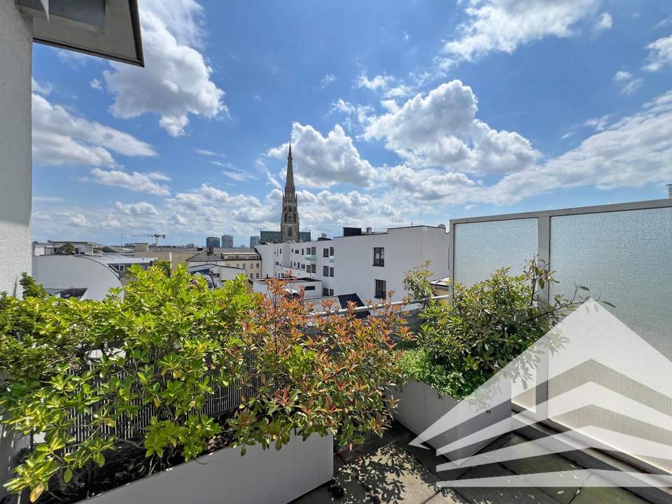 PROMENADE: Großzügige Maisonettewohnung mit Terrasse & Balkon!