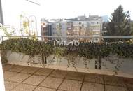 **Ab sofort** Sonnige 3-Zimmer Wohnung mit Dachterrasse in der Volksfeststrasse 34 - Top 13