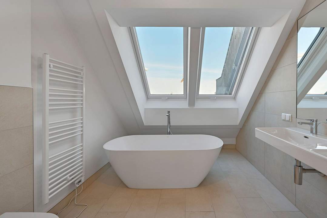 MAI-HIGH-SONETTE >> Moderne Duplex-Wohnung mit lichtdurchfluteten Räumen >> DACHTERRASSE