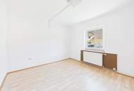 HELLE 2-ZIMMER-WOHNUNG MIT CARPORT IN GUTER LAGE (Brückl)
