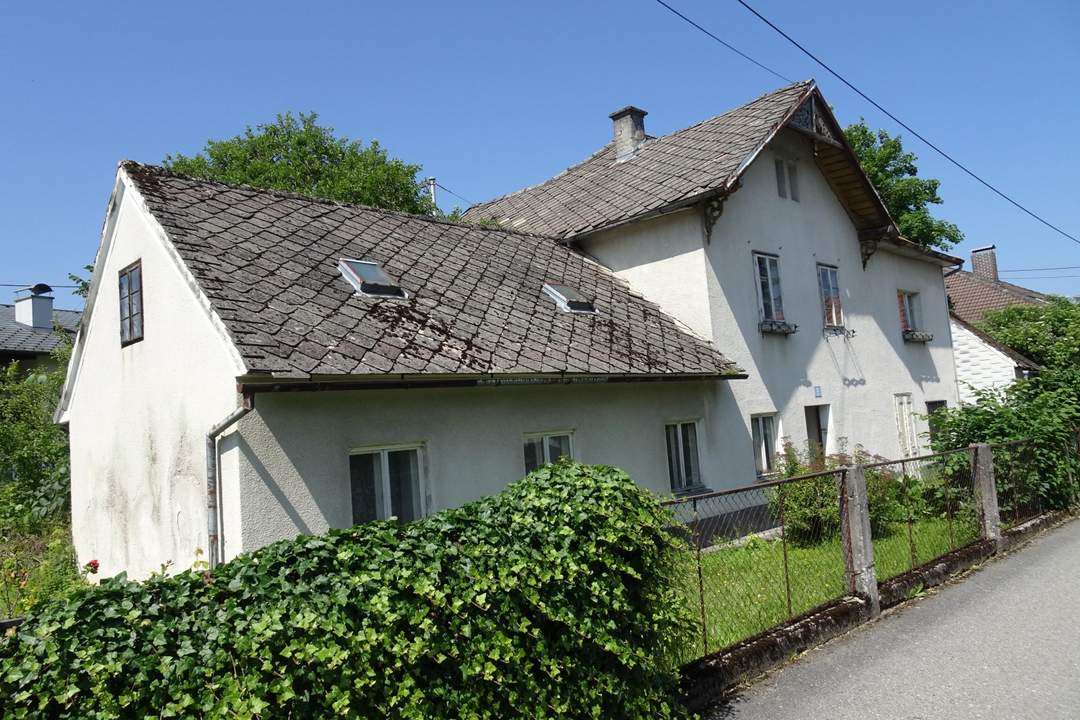 Abbruch oder Generalsanierung - Desolates Wohnhaus auf 906 m² ebenem Baugrund