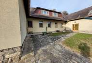 Großzügiges Zweifamilienhaus mit Innenhof, Gewölbekeller und traumhaftem Ausblick