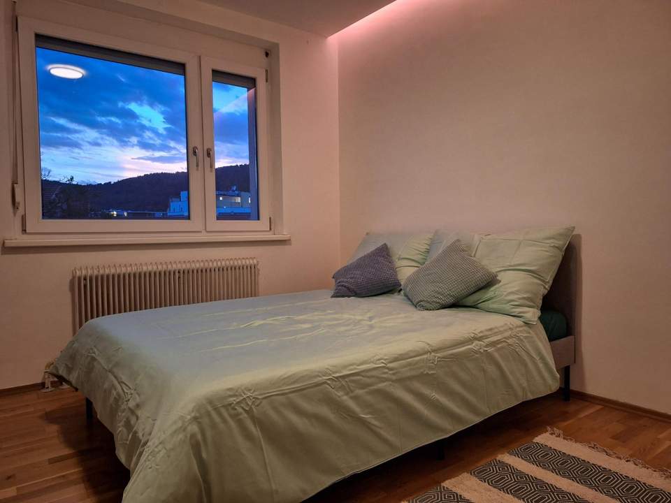 ***Lichtdurchflutete, schöne 2,5 Zimmer-Wohnung in Zentrumsnähe***