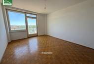 Großzügige 4-Zimmer-Wohnung mit drei Balkonen im 10. Obergeschoss in Graz
