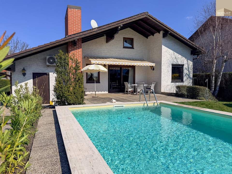 Charmanter Bungalow mit Pool und großzügigem Grundstück in Baden