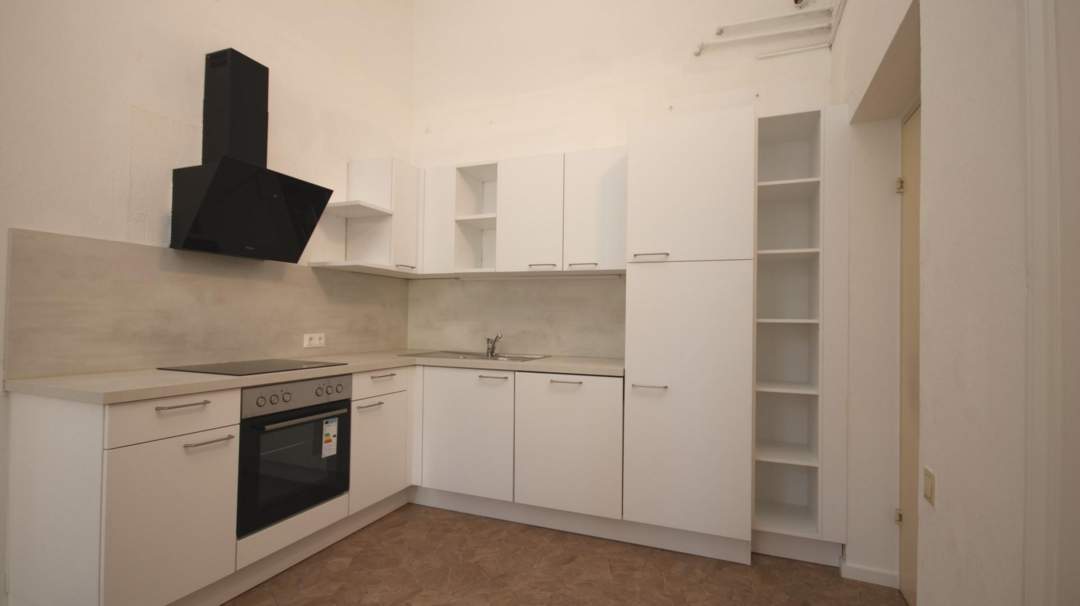 Schöne, helle 2-Zimmer Altbauwohnung in der Merangasse