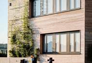 HI TECH BETRIEBSGEBÄUDE