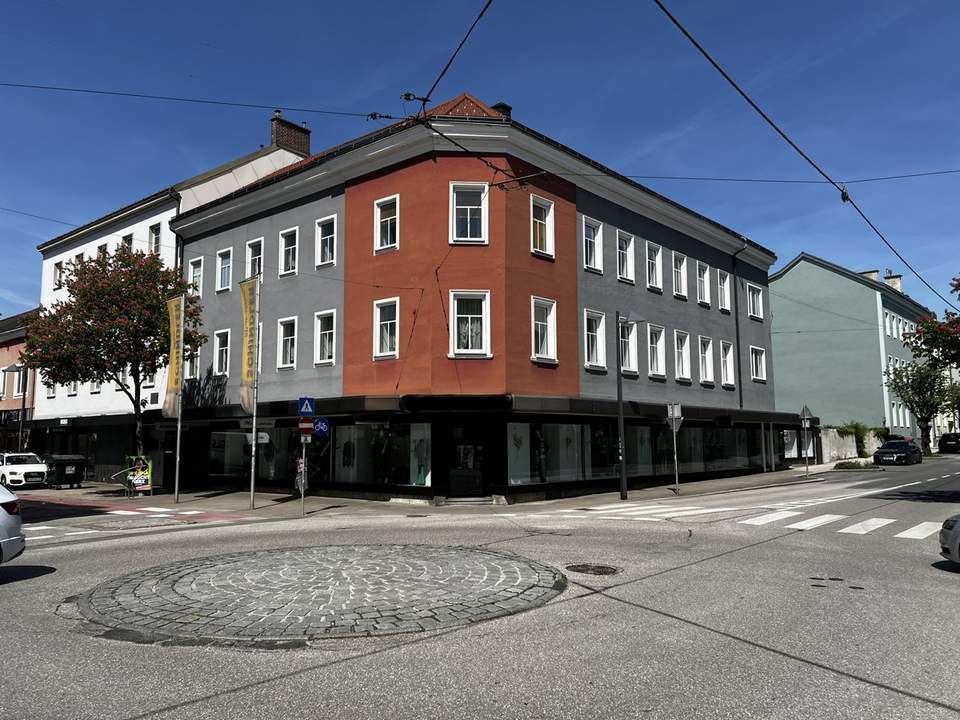 Geschäfts- und Wohnhaus im Zentrum von Amstetten