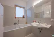 Schöne 5-Zimmer-Maisonette mit großem Garten, Balkon und Terrasse