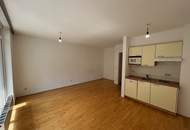 Herrliche 1-Zimmer Wohnung mit Balkon - Nähe Rathaus