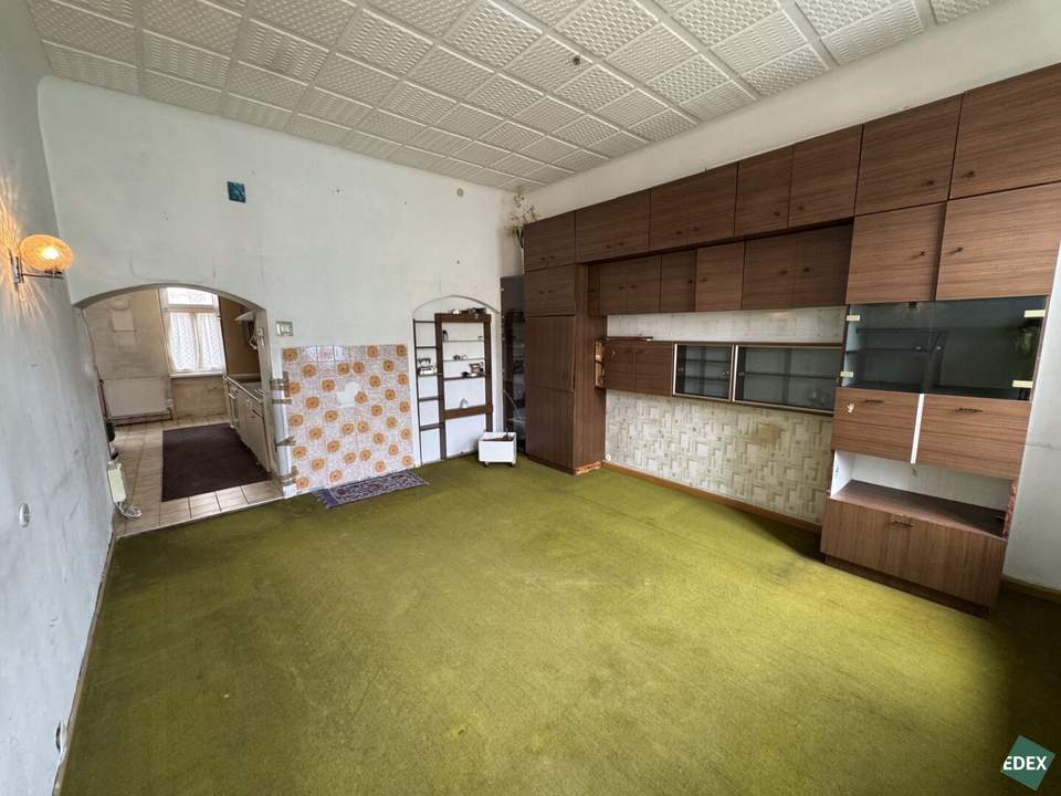 Sanierungsbedürftige 3-Zimmerwohnung mit Möglichkeit zur Umgestaltung beim Erich-Auer-Park